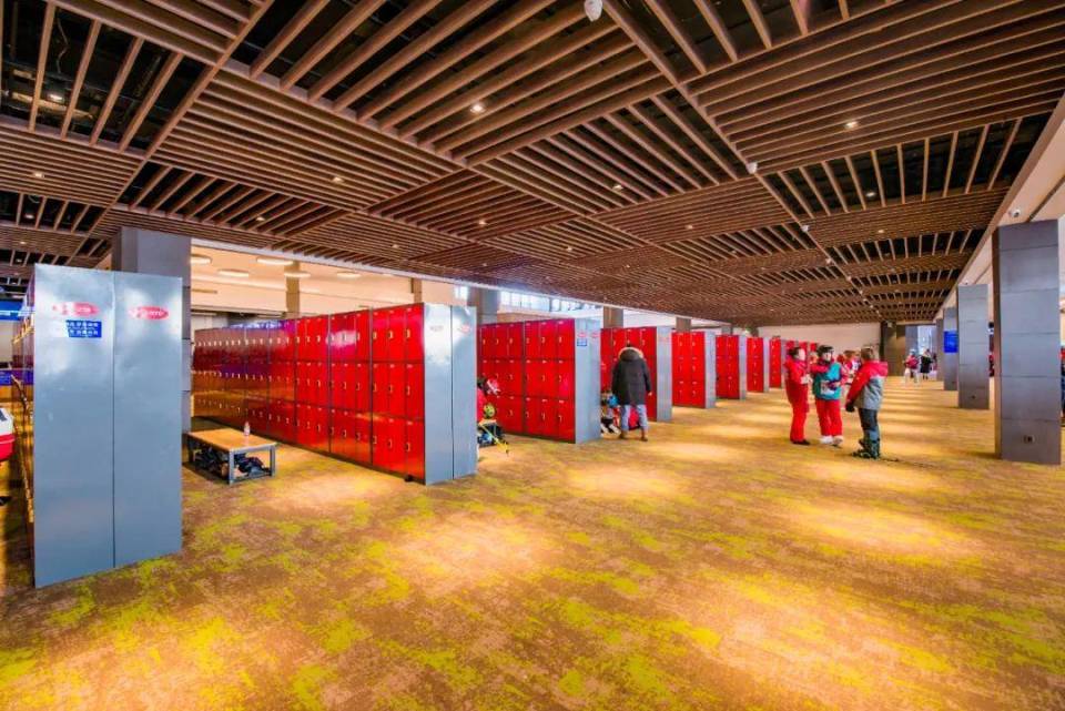 场围绕服务, 更安心的滑